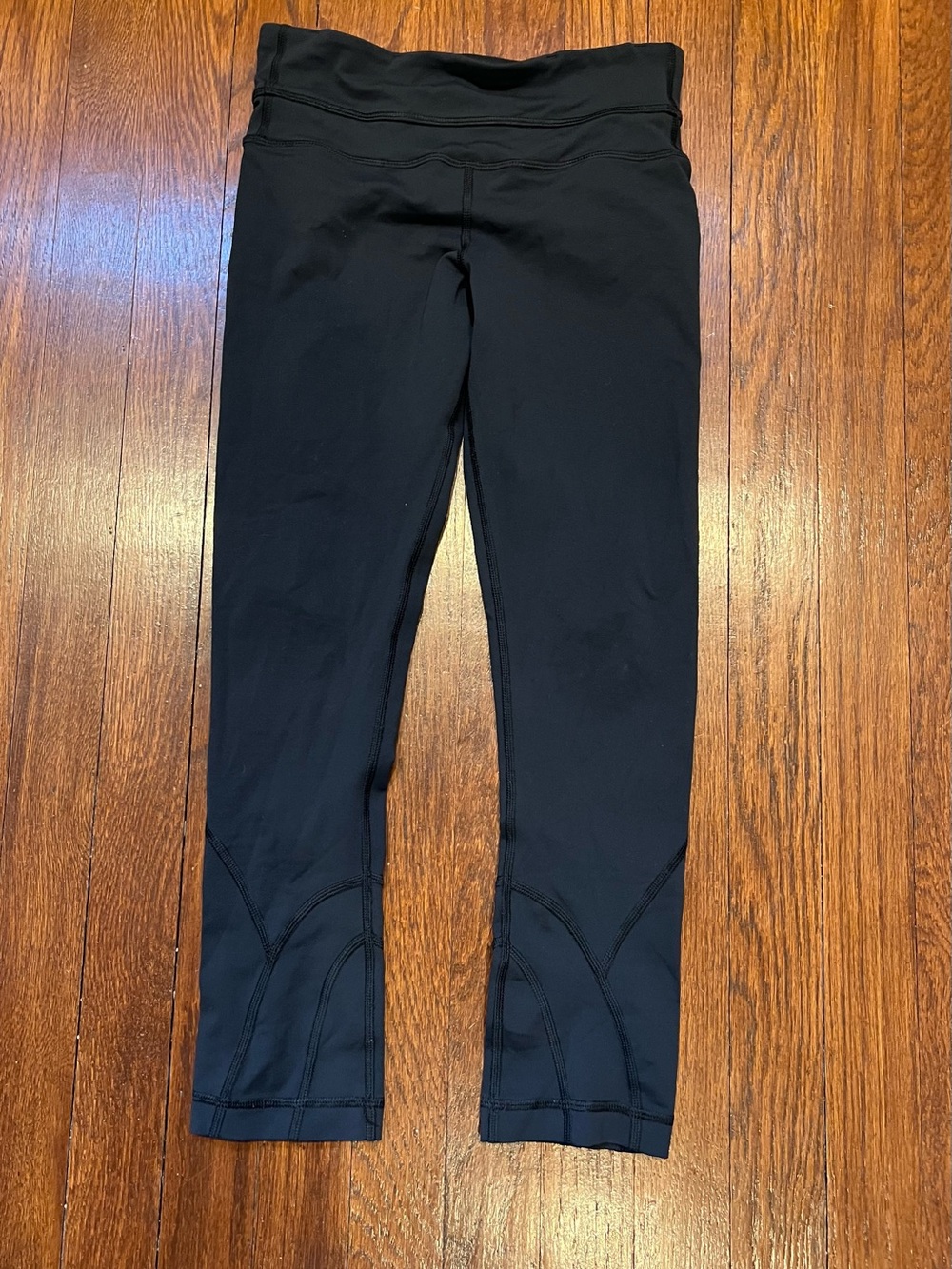 lululemon athletica Black Cropped Leggings size 2